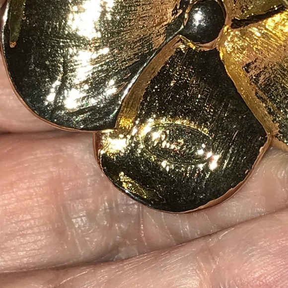 Puccini pink blossom with stone accents - Picture 3 of 3